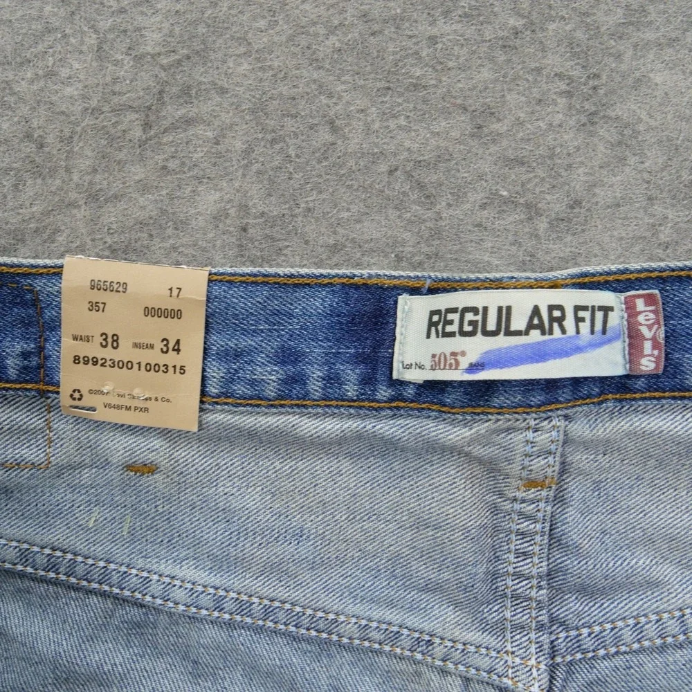 Levi's 505 Jeans Mens 38 Regular Fit Straight Leg Medium Wash Mid Rise New
